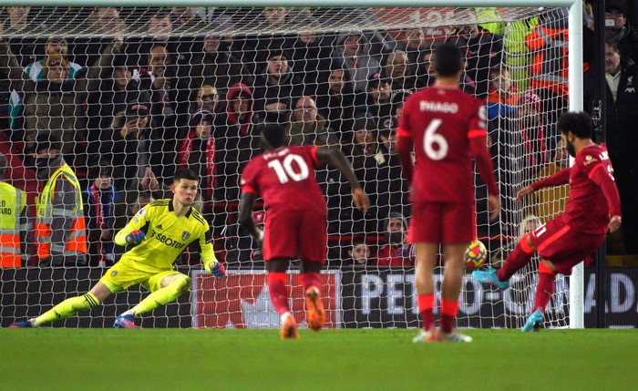 Thắng hủy diệt 6-0, Liverpool chỉ còn cách Man City 3 điểm trong cuộc đua vô địch Ngoại hạng Anh - Ảnh 8.