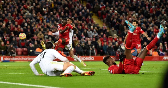 Thắng hủy diệt 6-0, Liverpool chỉ còn cách Man City 3 điểm trong cuộc đua vô địch Ngoại hạng Anh - Ảnh 10.