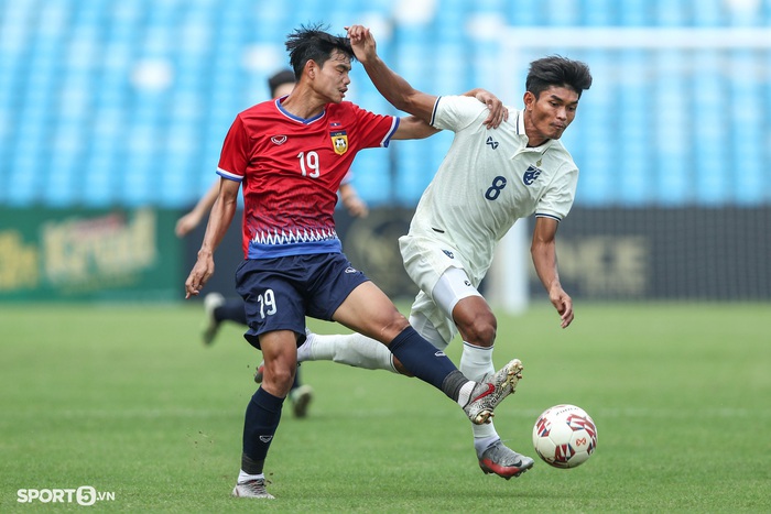 U23 Thái Lan hẹn gặp Việt Nam ở chung kết sau chiến thắng nhiều tranh cãi trước Lào  - Ảnh 7.