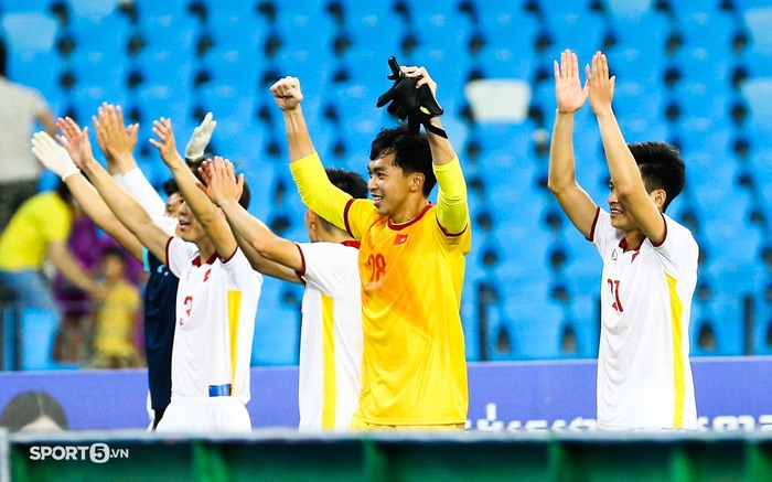U23 Việt Nam vỡ oà cảm xúc khi đánh bại Timor Leste trong loạt sút luân lưu cân não - Ảnh 7.