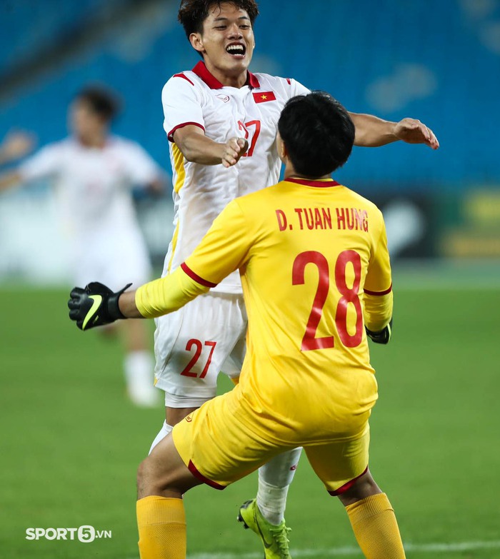 U23 Việt Nam vỡ oà cảm xúc khi đánh bại Timor Leste trong loạt sút luân lưu cân não - Ảnh 5.