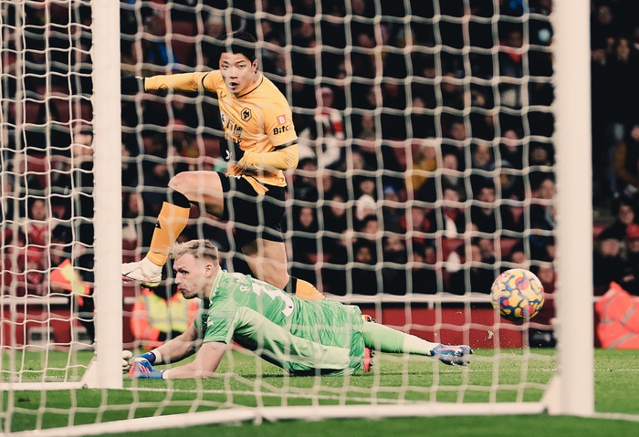 Thắng kịch tích phút cuối, Arsenal gây sức ép lên top 4 - Ảnh 2.