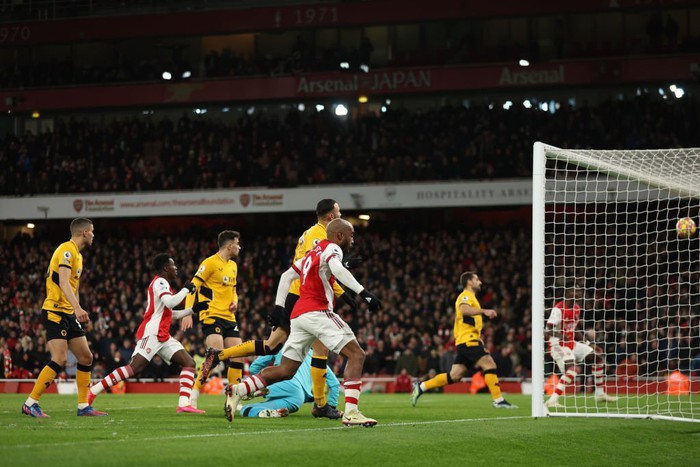 Thắng kịch tích phút cuối, Arsenal gây sức ép lên top 4 - Ảnh 5.
