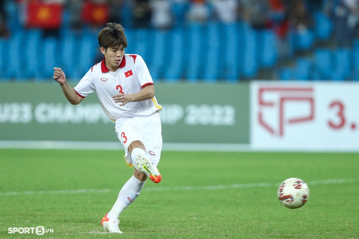 Đằng sau màn ăn mừng của cầu thủ mở màn loạt penalty cho U23 Việt Nam - Ảnh 2.