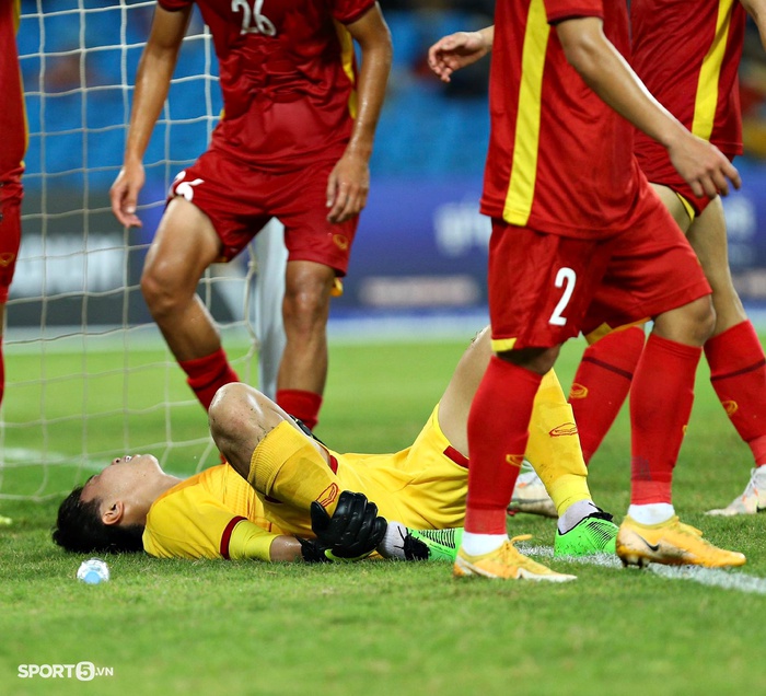 Trực tiếp U23 Việt Nam 1-0 U23 Thái Lan, chung kết U23 Đông Nam Á: Thế trận căng thẳng  - Ảnh 2.