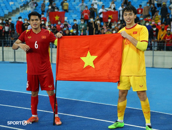 U23 Việt Nam vỡ oà cảm xúc khi giành ngôi vô địch U23 Đông Nam Á 2022 - Ảnh 6.