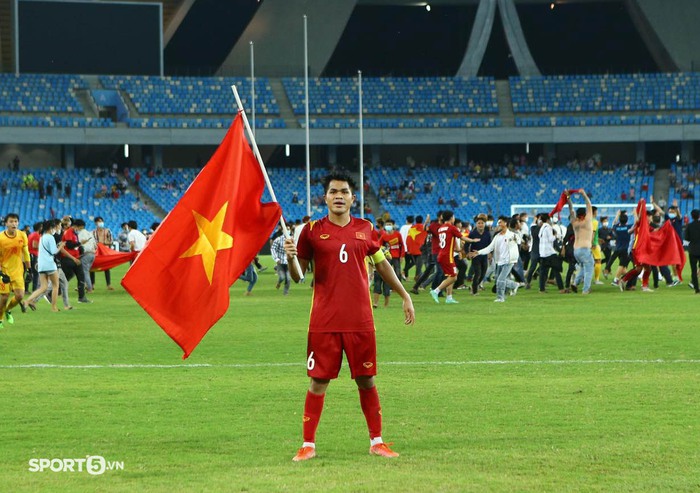 U23 Việt Nam vỡ oà cảm xúc khi giành ngôi vô địch U23 Đông Nam Á 2022 - Ảnh 6.