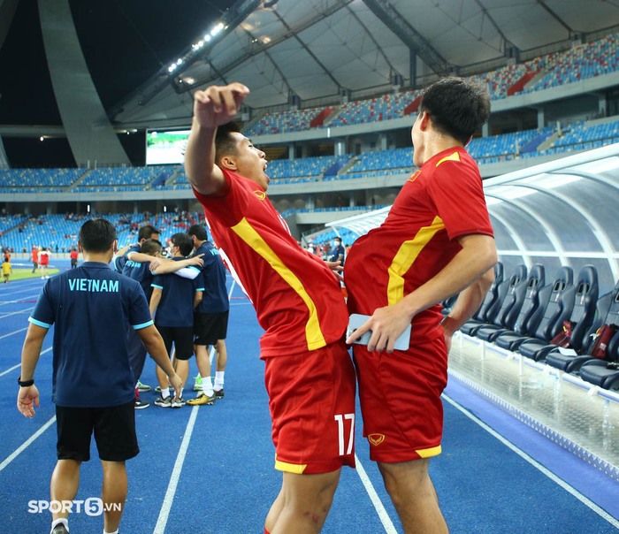 U23 Việt Nam vỡ oà cảm xúc khi giành ngôi vô địch U23 Đông Nam Á 2022 - Ảnh 4.