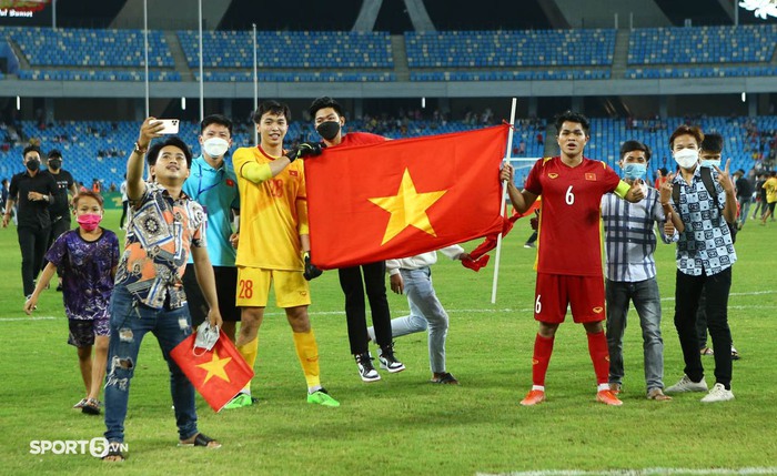 U23 Việt Nam vỡ oà cảm xúc khi giành ngôi vô địch U23 Đông Nam Á 2022 - Ảnh 8.