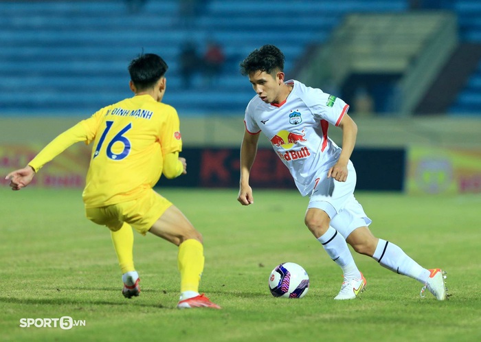 Nam Định 0-0 HAGL: Chia điểm ngày khai mạc V.League 2022 - Ảnh 2.