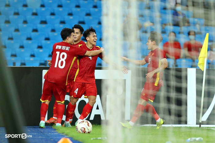 Trực tiếp U23 Việt Nam 1-0 U23 Thái Lan, chung kết U23 Đông Nam Á: Bùng nổ bàn thắng cuối hiệp 1 - Ảnh 1.