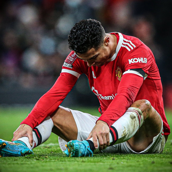 Ronaldo hỏng pen khiến MU bị loại đau ở Cúp FA - Ảnh 8.