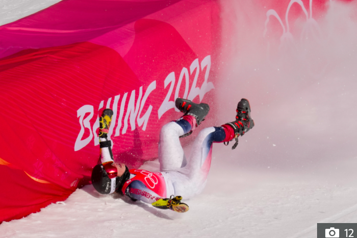 Cổ chân của nữ VĐV trượt tuyết bẻ gập 90 độ sau tai nạn nghiêm trọng ở Olympic - Ảnh 5.