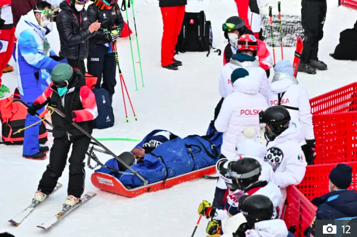 Cổ chân của nữ VĐV trượt tuyết bẻ gập 90 độ sau tai nạn nghiêm trọng ở Olympic - Ảnh 6.