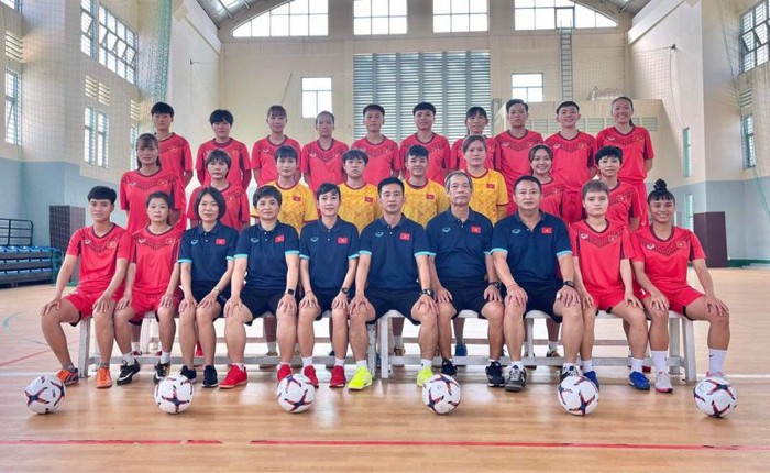 Futsal nữ Việt Nam hội quân chuẩn bị SEA Games 31 - Ảnh 1.