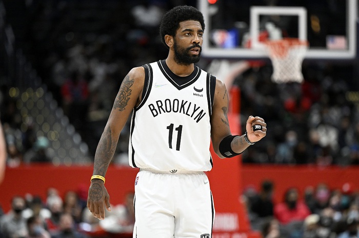 Kyrie Irving và James Harden nói gì trong ngày đối đầu tại Wells Fargo Center? - Ảnh 3.