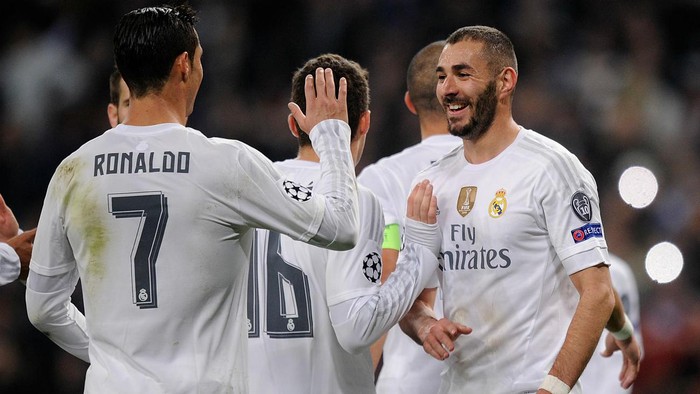 Karim Benzema: Khi trên tay là ấn tín thủ lĩnh Santiago Bernabeu  - Ảnh 1.