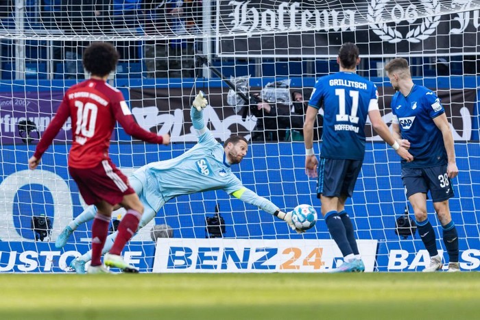 Bayern rơi điểm trước Hoffenheim dù có 4 lần đưa bóng vào lưới đối thủ - Ảnh 10.