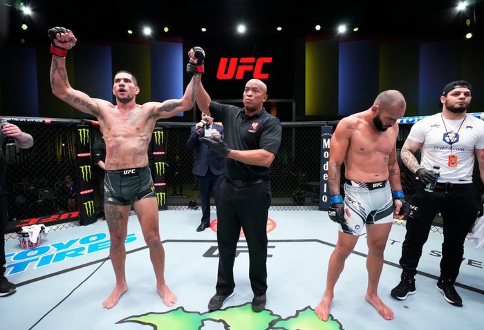 Alex Pereira ở trận thứ 2 tại UFC: Chiến thắng quan trọng nhưng không dễ để chạm tới Israel Adesanya - Ảnh 4.