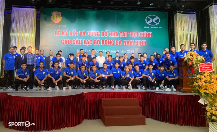 Hết lo &quot;cơm áo gạo tiền&quot;, CLB Nam Định muốn cạnh tranh vô địch V.League - Ảnh 2.