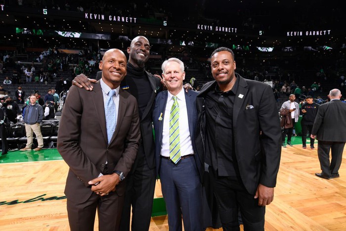 Chỉ đấu 6 năm, Kevin Garnett nhận được vinh dự treo áo đến từ Boston Celtics - Ảnh 3.