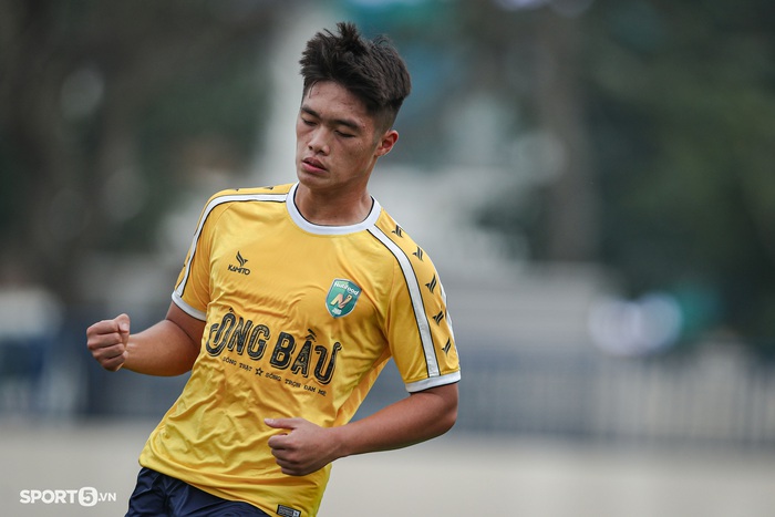 Ngôi sao U23 Việt Nam lập cú đúp giúp U19 Học viện Nutifood giành vé dự VCK giải U19 Quốc gia  - Ảnh 3.