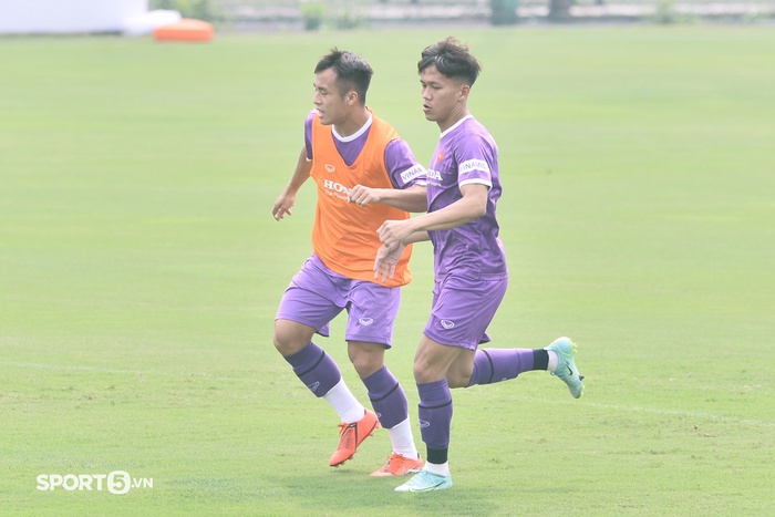 3 thành viên đội tuyển U23 Việt Nam mắc Covid-19, chưa thể về nước  - Ảnh 1.