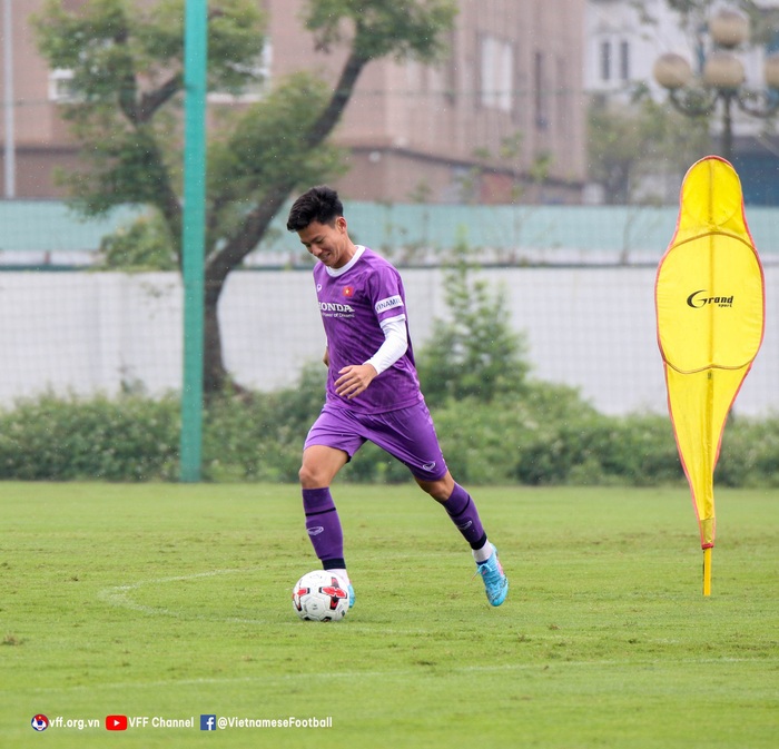 HLV Lee Young-jin vắng vì covid-19, trợ lý thể lực người Pháp quán xuyến U23 Việt Nam - Ảnh 9.