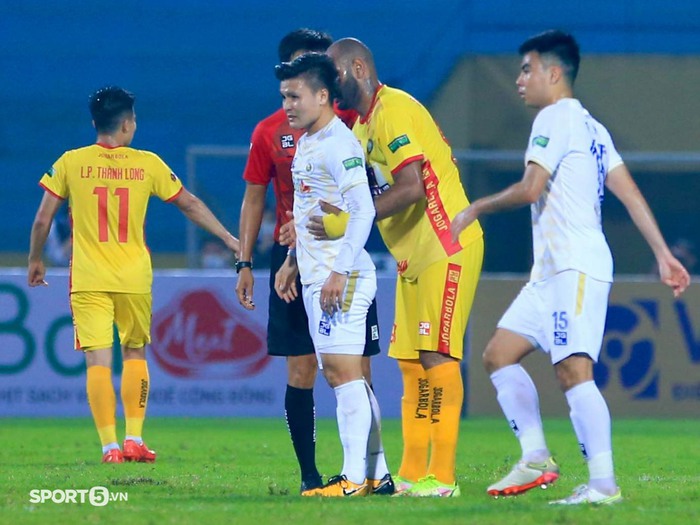 Cập nhật Hà Nội 0-0 Thanh Hoá (Hiệp 2): Quang Hải ghi bàn - Ảnh 2.