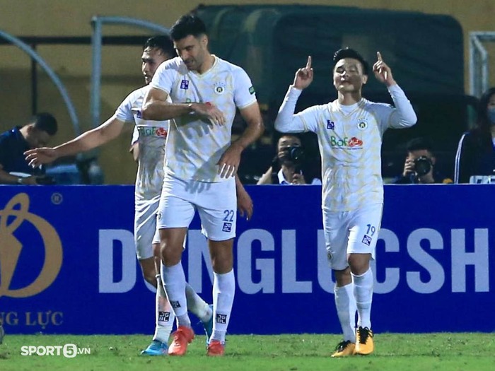 Cập nhật Hà Nội 0-0 Thanh Hoá (Hiệp 2): Quang Hải ghi bàn - Ảnh 1.