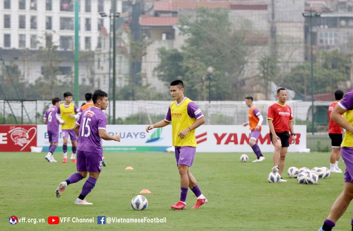 Tuấn Hải ghi bàn giúp tuyển Việt Nam thắng U23 Việt Nam - Ảnh 1.