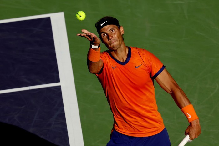 Mặc kệ &quot;Trai hư&quot; đập nát vợt, Nadal vẫn nối dài kỷ lục để vào bán kết Indian Wells - Ảnh 7.