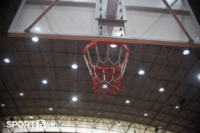 Hà Nội hoàn thiện sân bãi chuẩn bị SEA Games 31, riêng bóng rổ còn “ngổn ngang” - Ảnh 27.