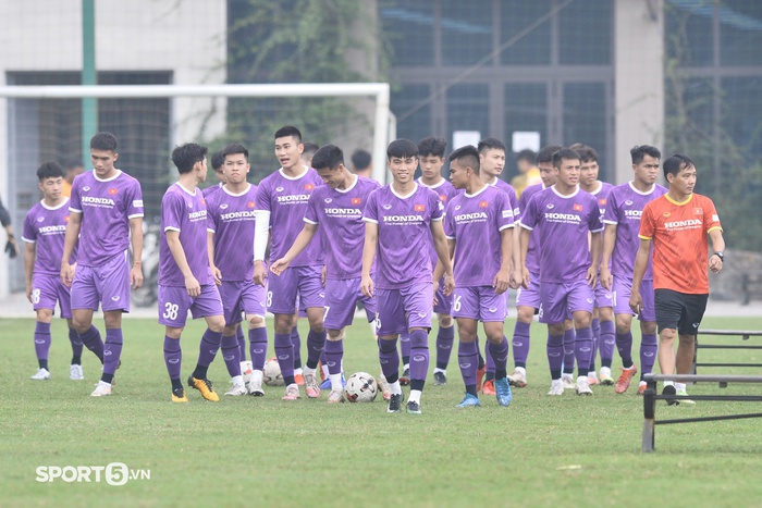 Văn Toản được trợ lý HLV Park quan tâm đặc biệt trước ngày sang UAE cùng U23 Việt Nam  - Ảnh 4.