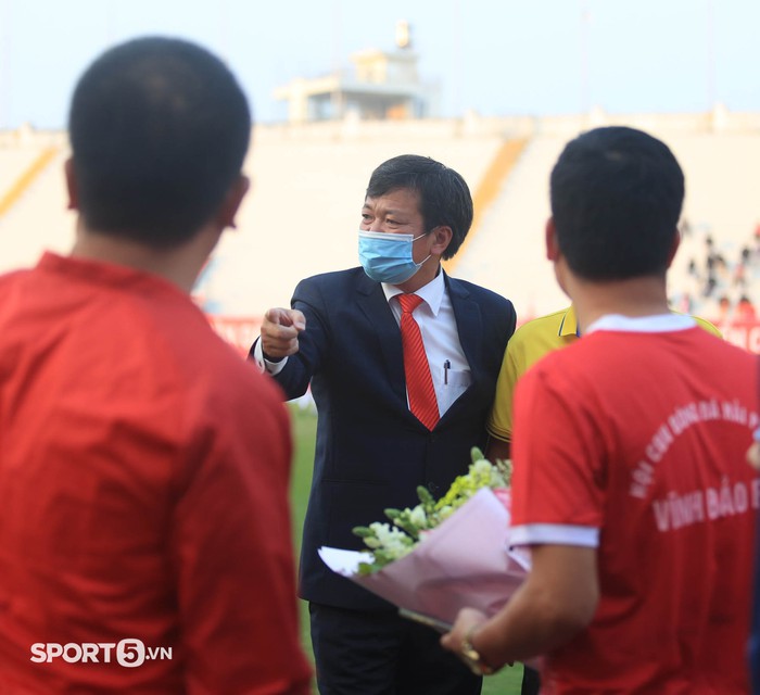 Chủ tịch Hoàn &quot;pháo&quot; cất công mời HLV Mai Đức Chung về đánh trống chào mừng, Hải Phòng giành trọn 3 điểm - Ảnh 4.