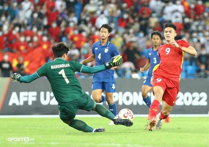 Trực tiếp U23 Việt Nam 0-0 U23 Thái Lan, chung kết U23 Đông Nam Á: Đội bạn ép sân, cột dọc cứu thua - Ảnh 5.