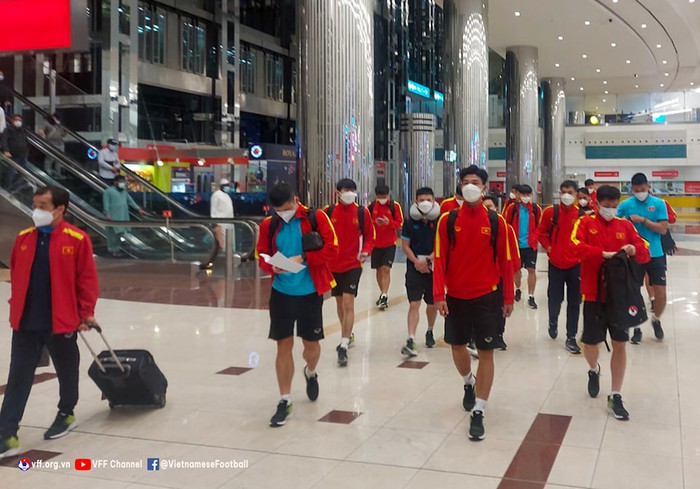 U23 Việt Nam hạ cánh tại Dubai, sẵn sàng cho đấu U23 Iraq và U23 Croatia - Ảnh 1.