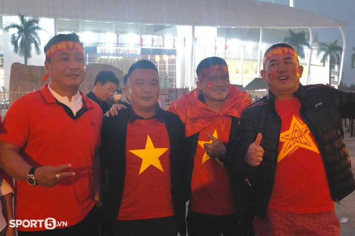 Trực tiếp Việt Nam 0-0 Oman (H1): Quang Hải nỗ lực lập siêu phẩm bất thành - Ảnh 11.
