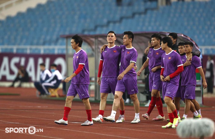 Trực tiếp Việt Nam 0-0 Oman (H1): Quang Hải nỗ lực lập siêu phẩm bất thành - Ảnh 12.