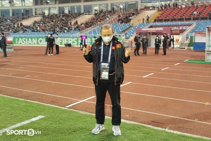 Trực tiếp Việt Nam 0-0 Oman (H1): Quang Hải nỗ lực lập siêu phẩm bất thành - Ảnh 8.