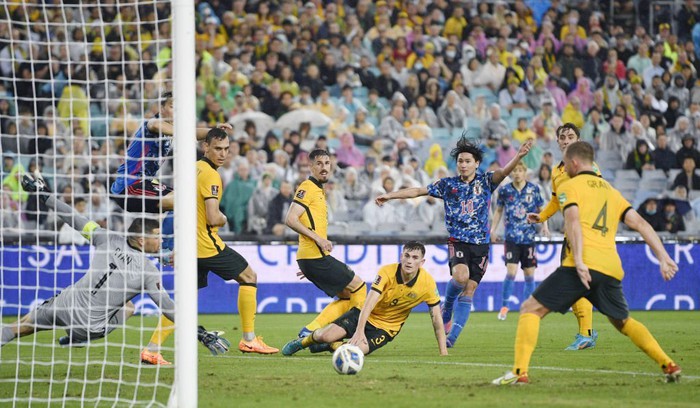 Thắng Australia 2-0, Nhật Bản chính thức giành vé tới World Cup 2022 - Ảnh 2.