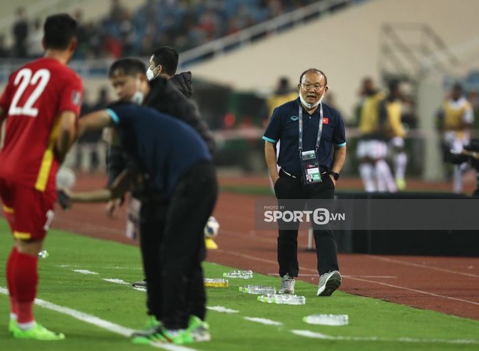 HLV Park Hang-seo: &quot;Tuyển Việt Nam còn bao nhiêu người chơi với Nhật Bản bấy nhiêu&quot; - Ảnh 1.