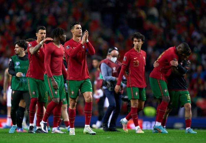Dẫn trước 2 bàn, Bồ Đào Nha vẫn trải qua những phút cuối cực đau tim để vào chung kết tranh vé vớt World Cup - Ảnh 12.