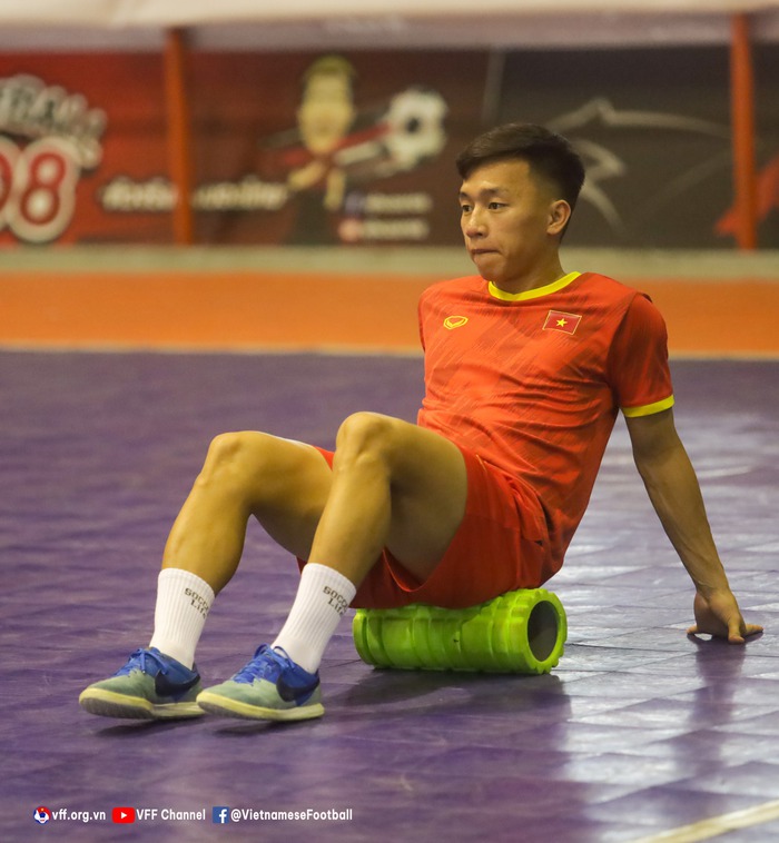 Futsal Việt Nam có buổi đầu tiên trên đất Thái Lan - Ảnh 4.