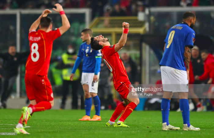Niềm hạnh phúc của đội tuyển tí hon Bắc Macedonia sau trận thắng chấn động lịch sử trước Italy - Ảnh 4.