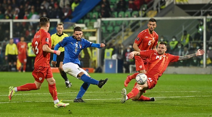 Địa chấn lịch sử: Italy thua nhục đội tí hon kém 61 bậc trên BXH FIFA, lần thứ 2 liên tiếp ngồi nhà xem World Cup - Ảnh 7.