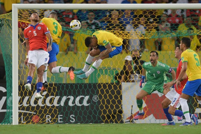 Neymar, Coutinho giúp Brazil dồn Chile vào thế khó ở vòng loại World Cup 2022 - Ảnh 2.