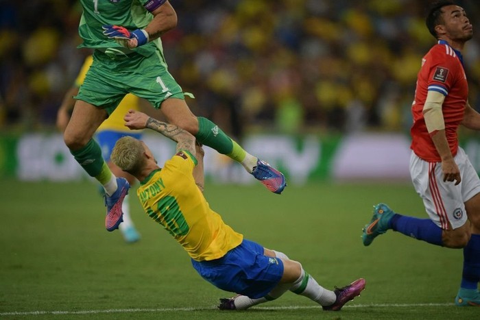 Neymar, Coutinho giúp Brazil dồn Chile vào thế khó ở vòng loại World Cup 2022 - Ảnh 8.