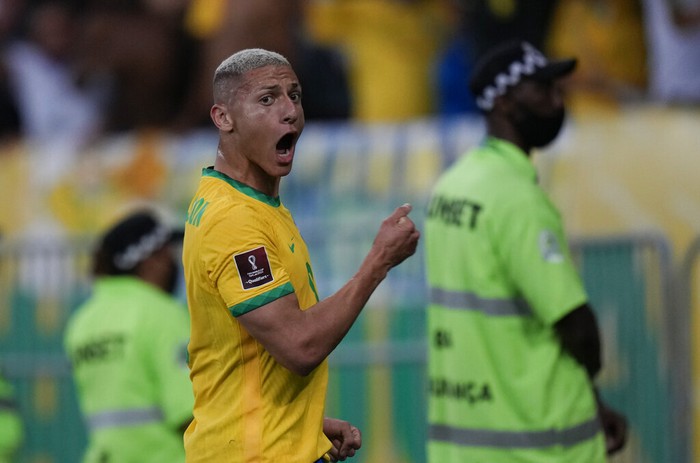 Neymar, Coutinho giúp Brazil dồn Chile vào thế khó ở vòng loại World Cup 2022 - Ảnh 10.