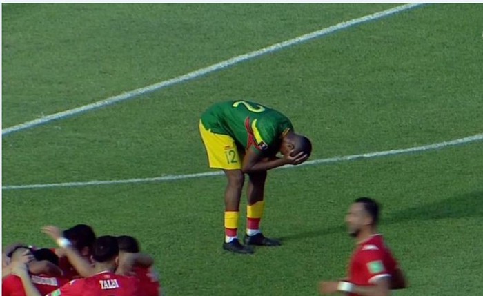 Tội đồ của tuyển Mali: Phản lưới và ăn thẻ đỏ trong 4 phút, khiến đội nhà có thể mất cơ hội dự World Cup - Ảnh 2.